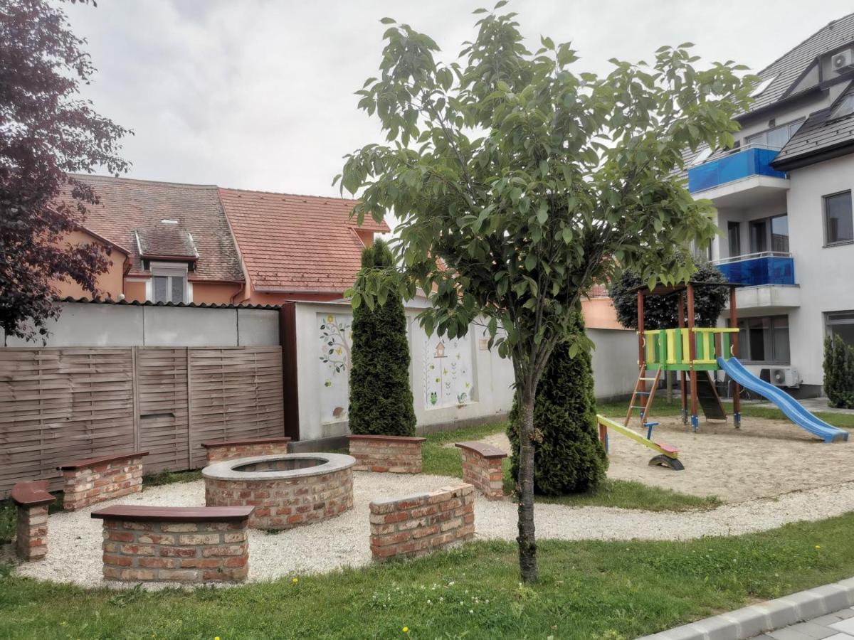 Szabo Apartman Sárvár المظهر الخارجي الصورة